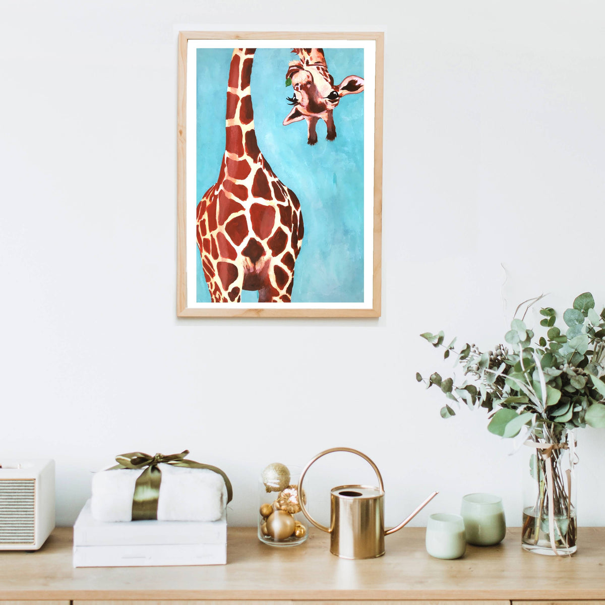 GIRAFFE WITH GREEN LEAVE | PRINT